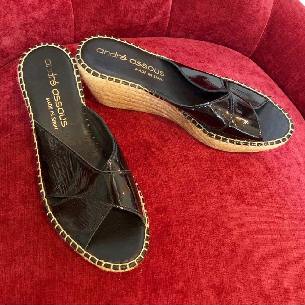 Andre Assous New Condition Black Patent Sandals
